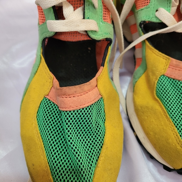 Sneackers - Picture 2 of 6